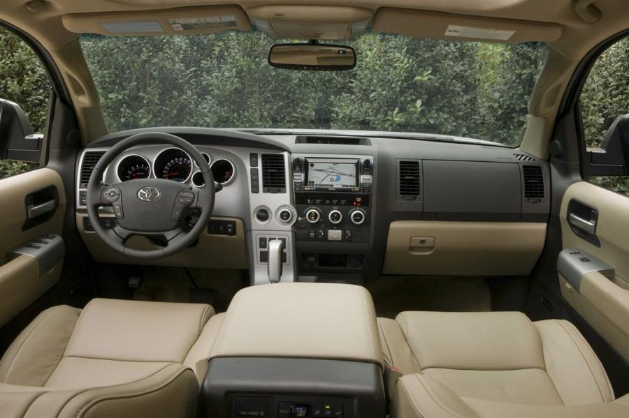  Toyota Sequoia 2007 года  (фото 40 из 66)